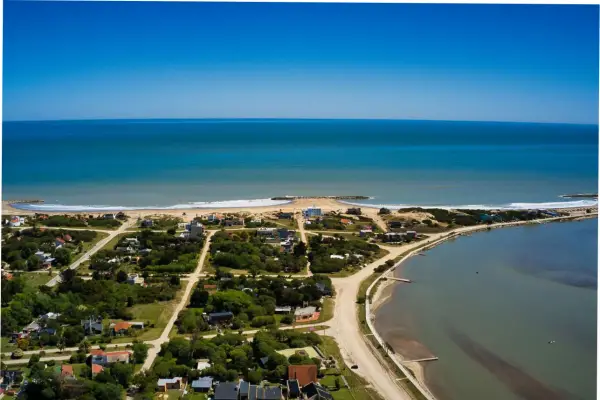 La playa argentina reconocida por la Unesco por su “ecosistema escondido”, único en el mundo