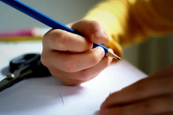 Ayuda Escolar 2026: quiénes no podrán cobrar los $85.000 de Anses