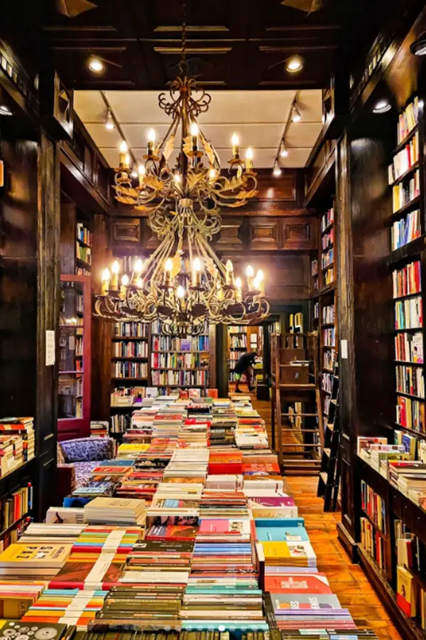 Librería Eterna Cadencia