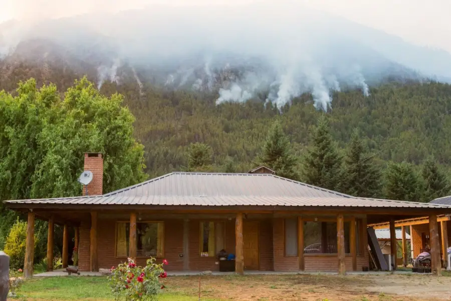 El fuego no tiene control en la Patagonia argentina