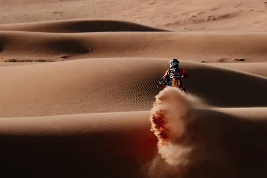 DURA JORNADA. Luciano, el menor de los Benavides, cerró una muy buena jornada y se prepara para la siguiente etapa. | FOTO: Dakar.com