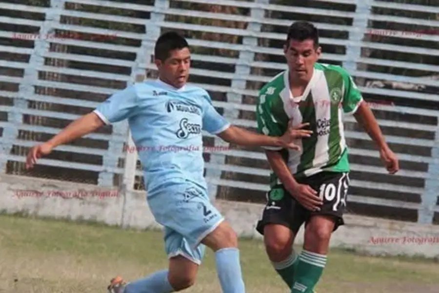 EN ACCIÓN. Gómez, con la camiseta de Graneros, durante su etapa como futbolista.