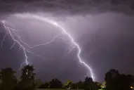 Hay alerta amarilla por tormentas en el norte y por vientos potentes en la costa