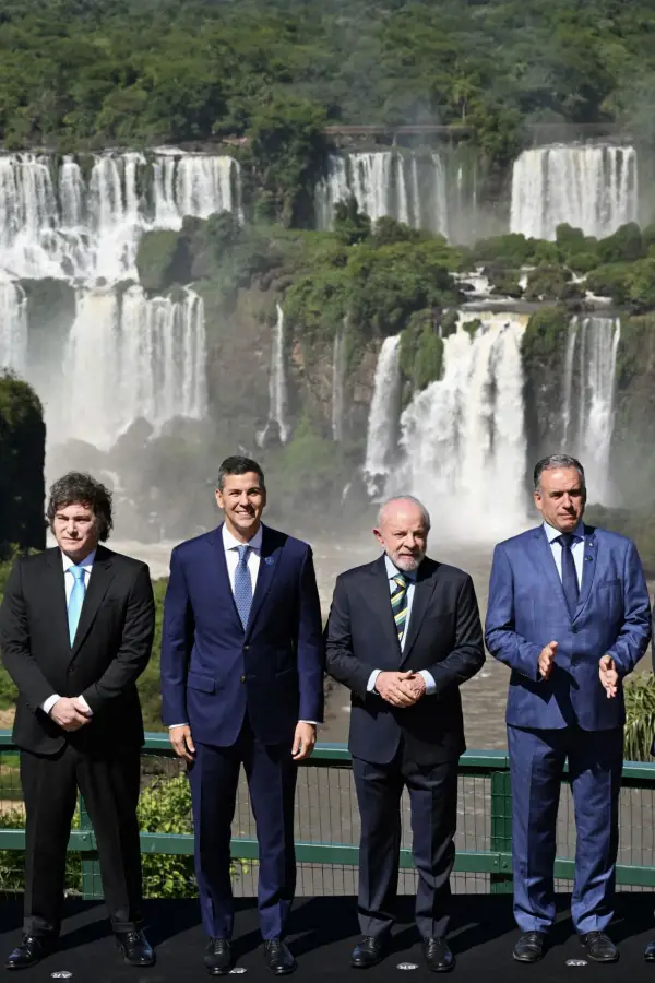 AHORA EN ASUNCIÓN. Los presidentes irán a la capital paraguaya. afp