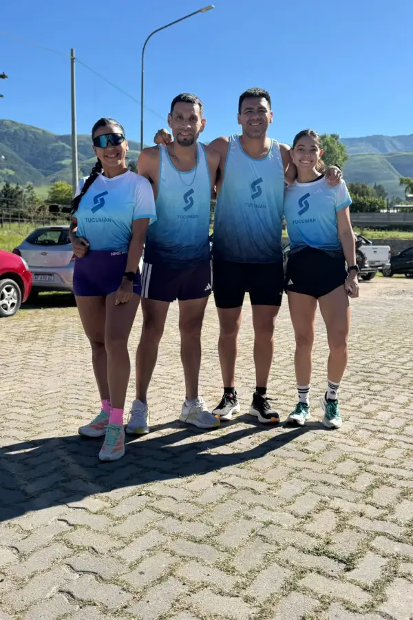 EN LOS VALLES. Jimena, Lucas, Juan José y Aylén.