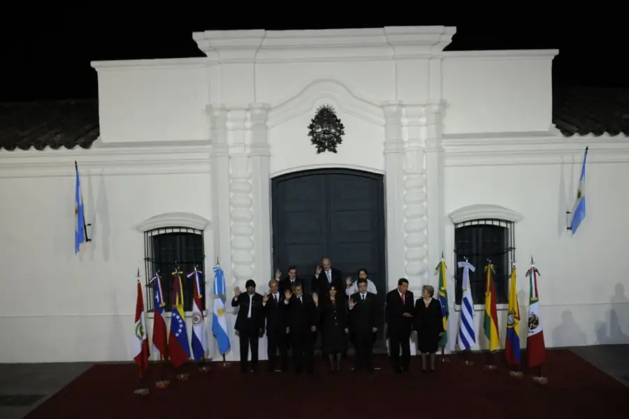 LÍDERES. Cristina y los presidentes de la región, en la Casa Histórica.