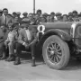Recuerdos fotográficos: tucumanos deslumbrados por un Chrysler, 100 años atrás