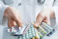 Alerta por fallas graves: la Anmat cerró un laboratorio que vendía analgésicos y anticonceptivos