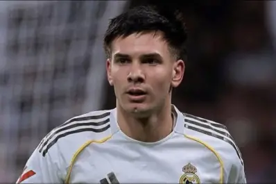 El presidente del Real Madrid respaldó a Franco Mastantuono en plena ola de críticas