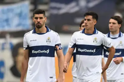 Un defensor arribó a Uruguay para sumarse a Atlético Tucumán