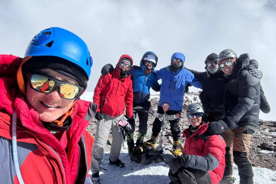 EL GRUPO. Anita Reyna, Marcos Villa Kenning, Maximiliano Marcone, Rodolfo Sorato, Mauricio Villagra, Diego Cruz e Iván Soria llegaron a la cima de América