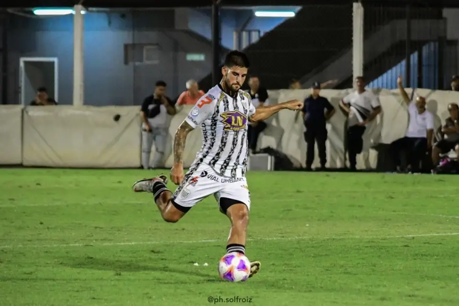 GRAN TEMPORADA. Briñone viene de tener un buen desempeño en Estudiantes de Caseros.