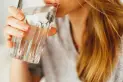 Tomar agua sin tener sed: ¿hábito saludable o riesgo oculto? Esto dicen los especialistas