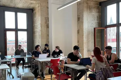 La Universidad de Washington ofrece un curso gratuito para mejorar tu inglés laboral: cómo inscribirse