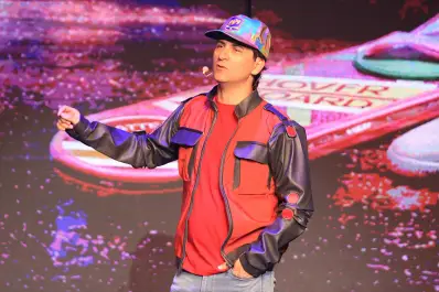 Humor, familia y salas llenas: el verano imparable del Oficial Gordillo en Carlos Paz