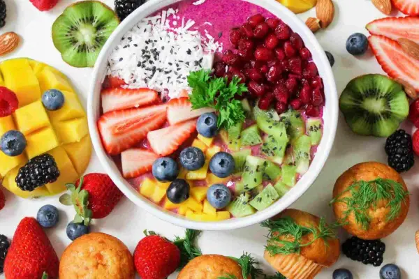 La fruta clave para cuidar los músculos y los huesos después de los 45 años