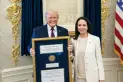 Sorpresivo gesto en la Casa Blanca: María Corina Machado le entregó su medalla del Nobel de la Paz a Donald Trump