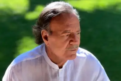 Absolutamente falsas: Julio Iglesias rompió el silencio y negó las acusaciones de abuso sexual y trata