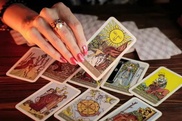 Predicciones del tarot para el fin de semana: ¿qué mensaje tiene para tu signo del zodíaco?