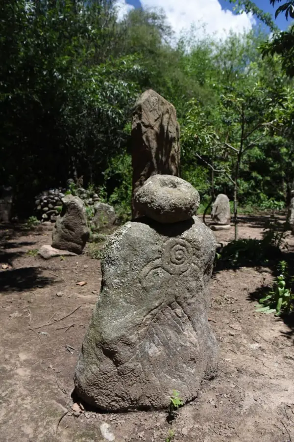 El hombre que hace hablar a las piedras: Don Rosendo Cancino y su museo de fe en Tafí del Valle