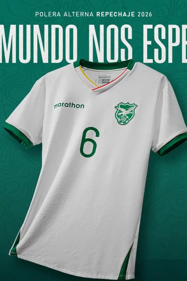 ALTERNATIVA. La nueva camiseta suplente también fue revelada.