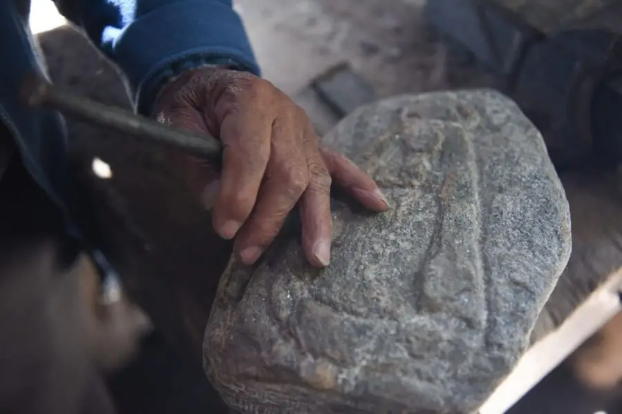 El hombre que hace hablar a las piedras: Don Rosendo Cancino y su museo de fe en Tafí del Valle