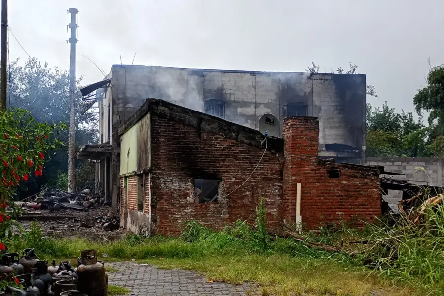 Explosión en Famaillá: qué se sabe del incendio en el depósito de garrafas que dejó heridos graves