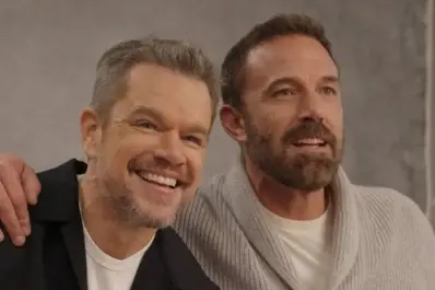 El “buen día, guapa” se salió de control: hasta Matt Damon y Ben Affleck imitaron a Luciano Castro