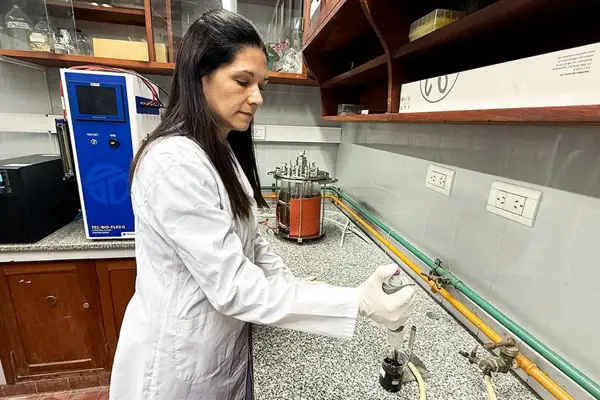 Desde Salta, el Conicet avanza en la producción de biosurfactantes hechos con desechos de la empresa Ledesma