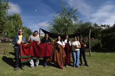 Tafí del Valle busca diseñar su poncho propio y lo teje desde la memoria