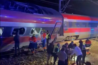 Ya son más de 20 los muertos en un choque de trenes, en España