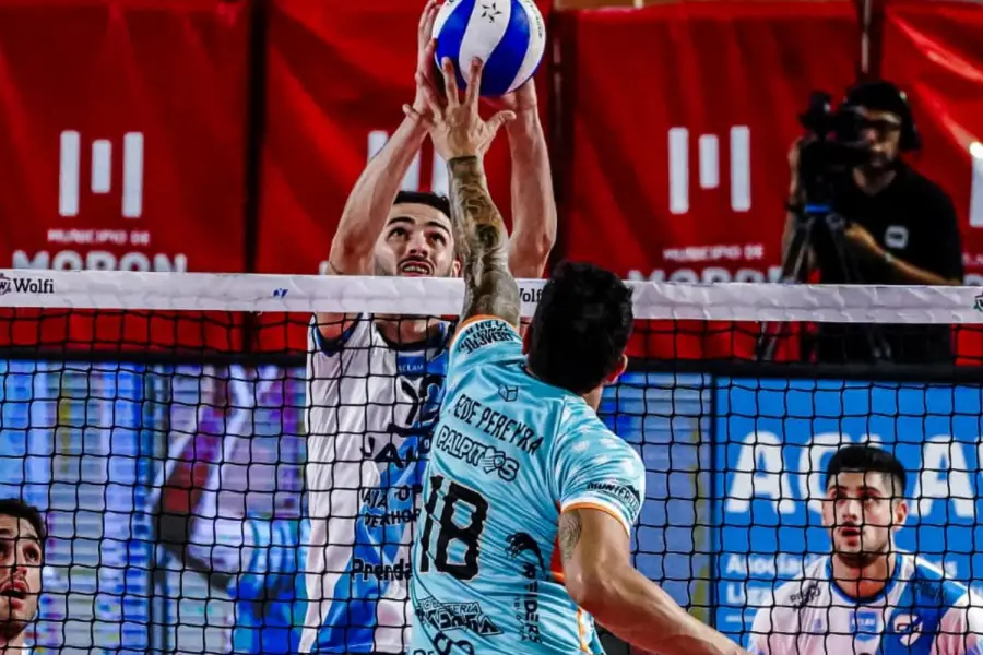 PIEZA CLAVE. Federico Pereyra (18) es uno de los jugadores más importantes que tiene Monteros Voley | FOTO: FOTO: Michelin Andújar.