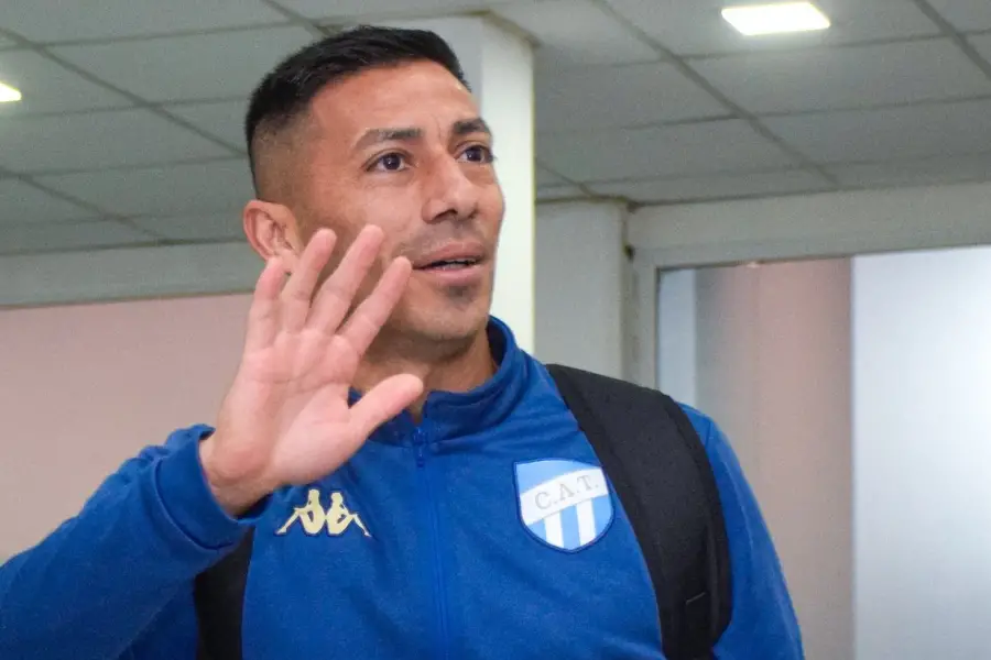 SE MARCHA. El experimentado volante se despide tras 12 años en el club.