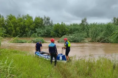 Temporal en Tucumán: la Policía Lacustre rescató a dos adolescentes varados por la crecida