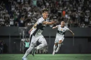 Dije que sí de una: llegó Javier Domínguez y explicó por qué eligió jugar en Atlético Tucumán