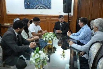 La pizarra de la política: diálogo con gremios, trabajo coordinado y proyectos para el cuidado de la comunidad