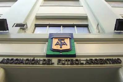 El Comité Ejecutivo de la AFA cerró filas y avaló la gestión de Claudio Tapia