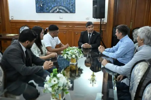 La pizarra de la política: diálogo con gremios, trabajo coordinado y proyectos para el cuidado de la comunidad