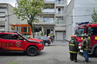 El incendio en un edificio de calle Córdoba 1.083 generó caos en los vecinos