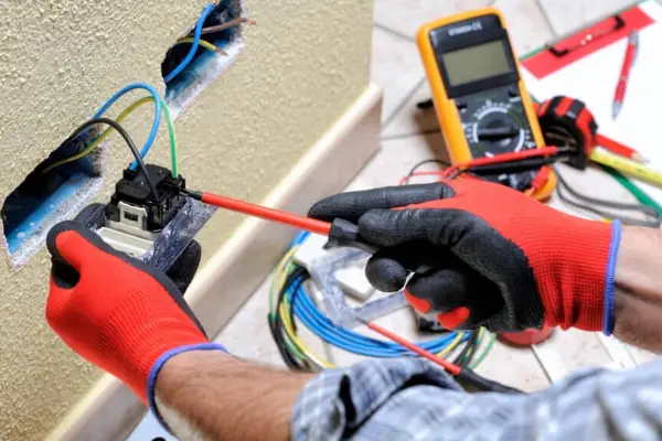 ¿Cuánto cobra un electricista en enero de 2026?