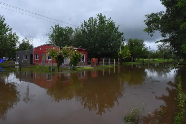Inundaciones en Tucumán: refuerzan la asistencia sanitaria para las familias damnificadas de Los Gómez