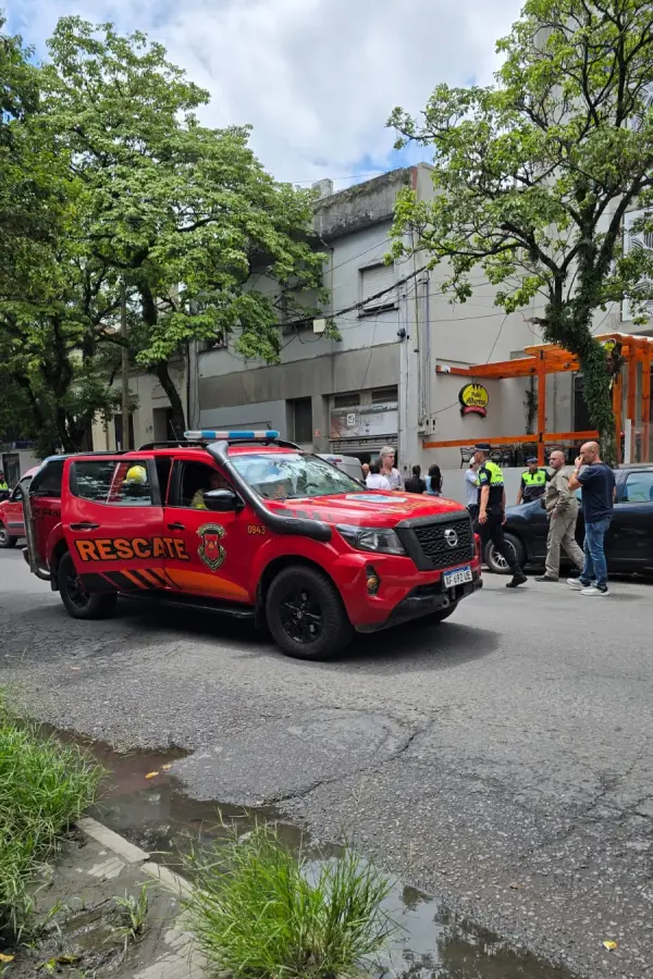 El incendio en un edificio de calle Córdoba 1.083 generó caos en los vecinos