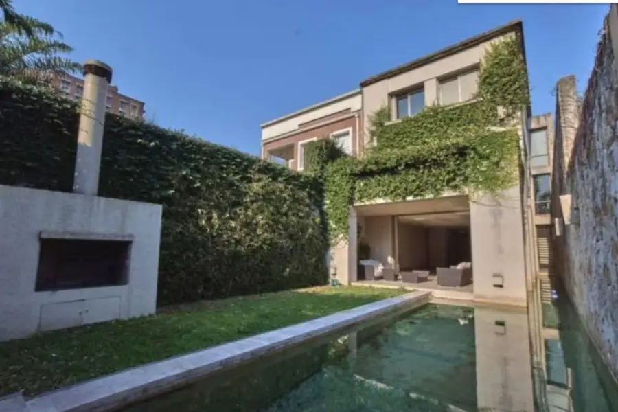 Así es la lujosa mansión que Pampita vende en Belgrano: todos los detalles por dentro
