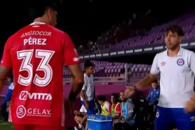 Debut caliente de Enzo Pérez en Argentinos: lesión, enojo y eliminación