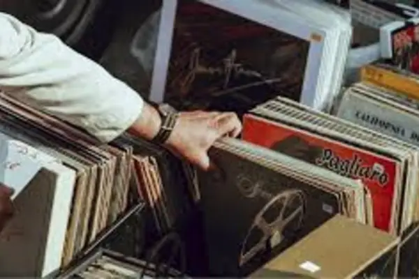 Feria de vinilos: nueva edición en el punto digital del Ente Cultural de la Provincia