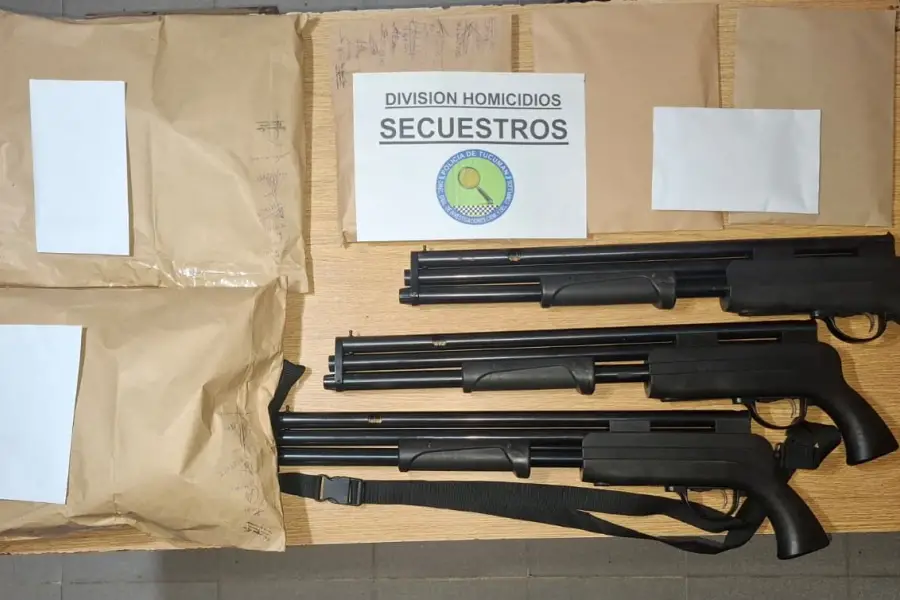 El crimen de Érika Álvarez: secuestran camionetas y escopetas en Yerba Buena