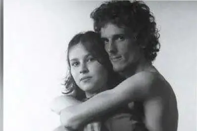La dura historia detrás de Seguir viviendo sin tu amor: a quién dedicó Spinetta el tema que marcó su carrera