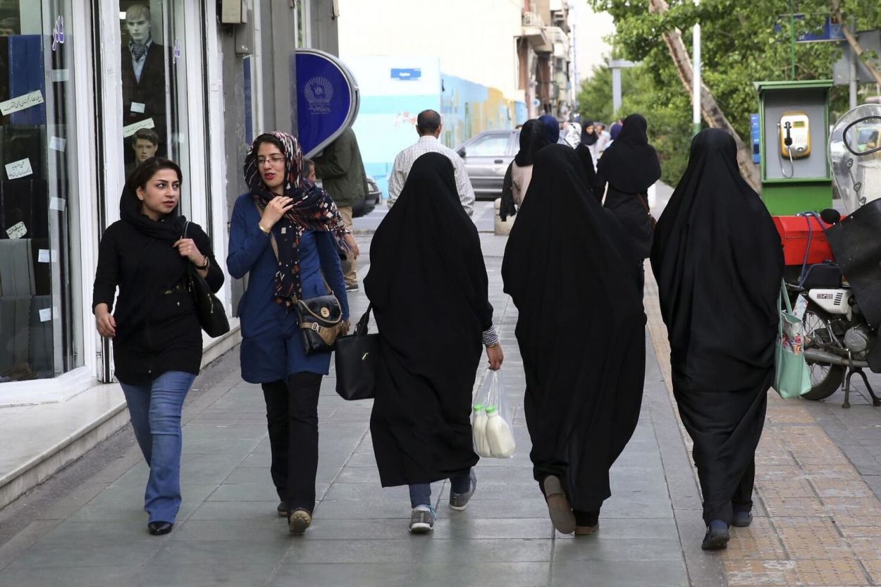 IMPOSICIÓN MORAL. En Irán y Arabia Saudita no se puede ir de la mano.