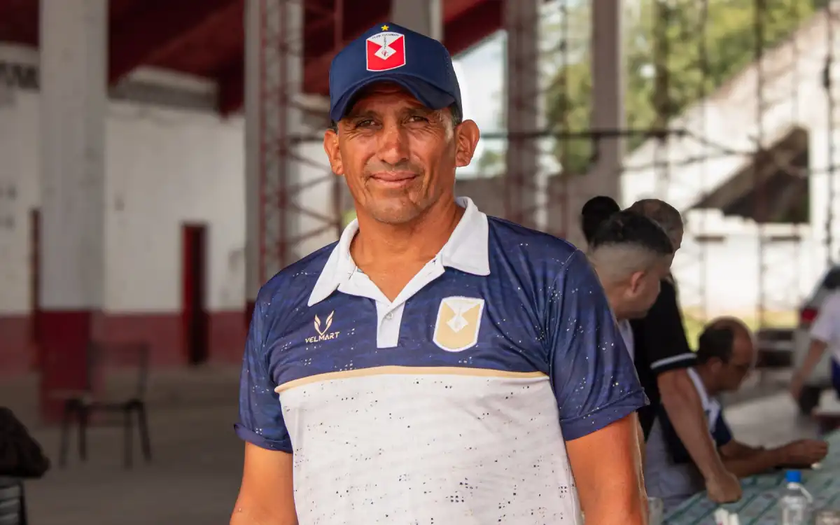 EL ESTRATEGA. Arrieta ya tiene todo preparado para el encuentro de mañana | GENTILEZA: Morena Aguirre.