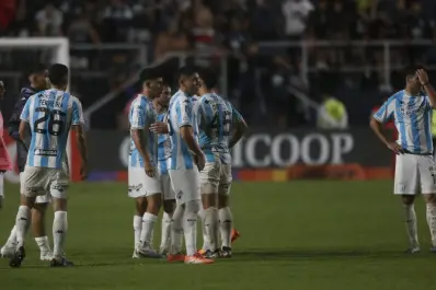 Dos tiempos, dos versiones y una derrota: las razones de la caída de Atlético Tucumán en Mendoza